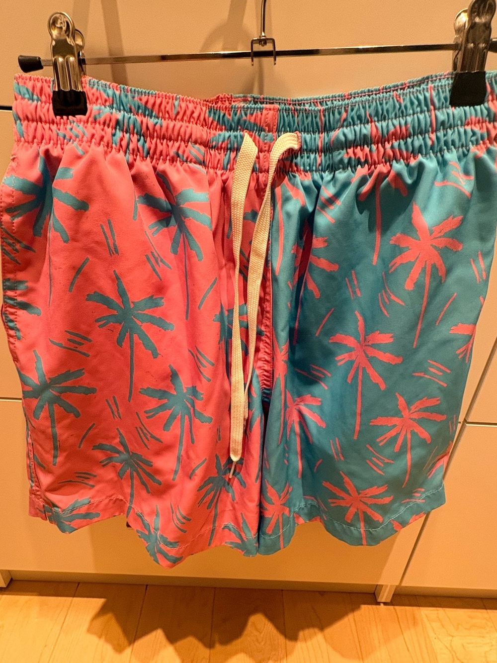 chubbies Pink and Blue Palm-Print Swim Trunks